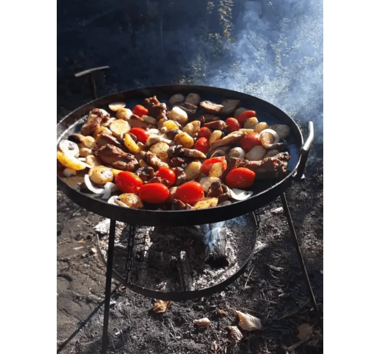 Садж, сковорода та підставка для розведення вогню на розбірних ніжках (50 см.)