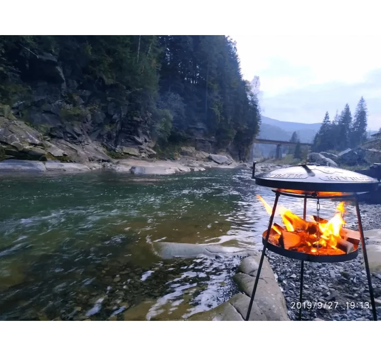 Садж, сковорода та підставка для розведення вогню на розбірних ніжках (50 см.)