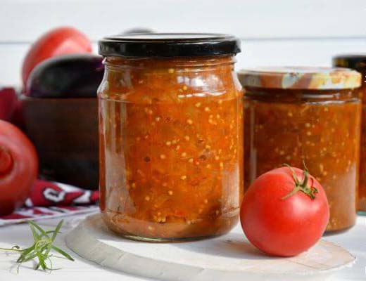 Консервированная овощная икра из томатов, моркови и свёклы